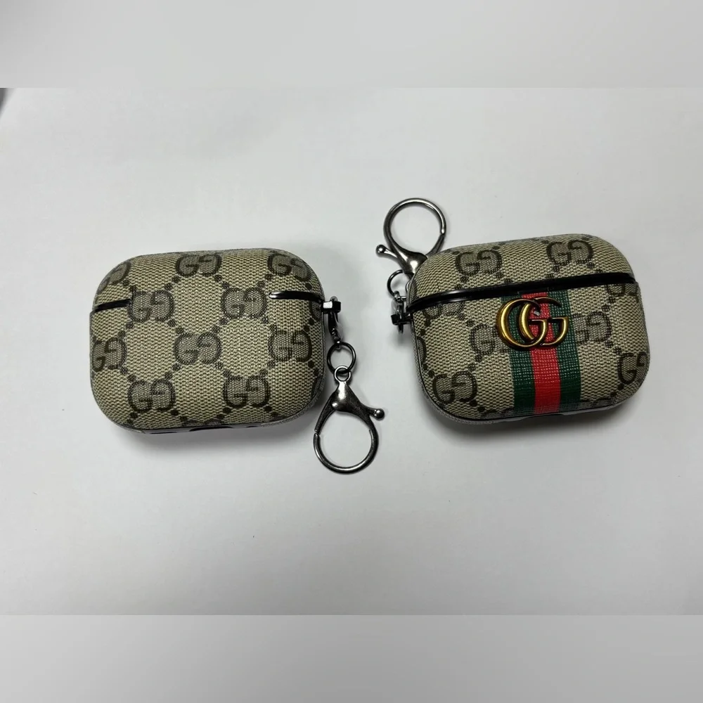 DESIGNER AIRPOD PRO GENERATION 3 PROTECTIVE CASE W/KEYRING - Picture 5 of 6